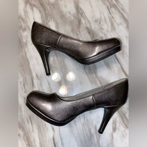 Mootsies Tootsies Capri 2 Pumps Sz 8.5